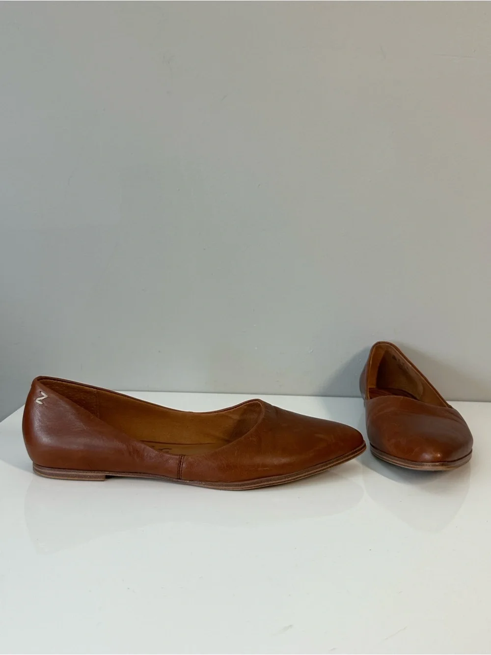 Zodiac Hill Leather Flats in Cognac Size 9.5
